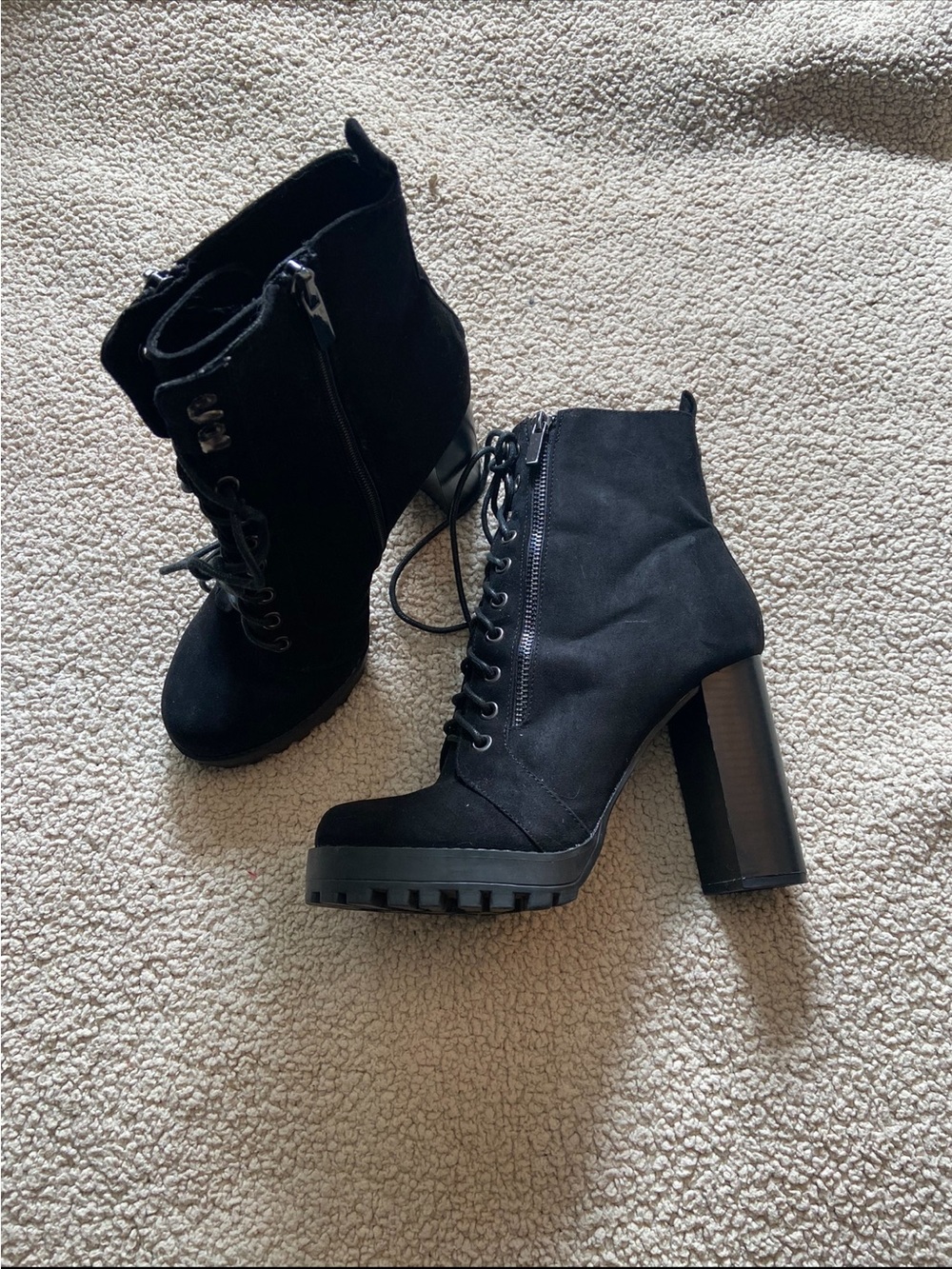 ☀️ Kendall & Kylie ☀️ lace up boots